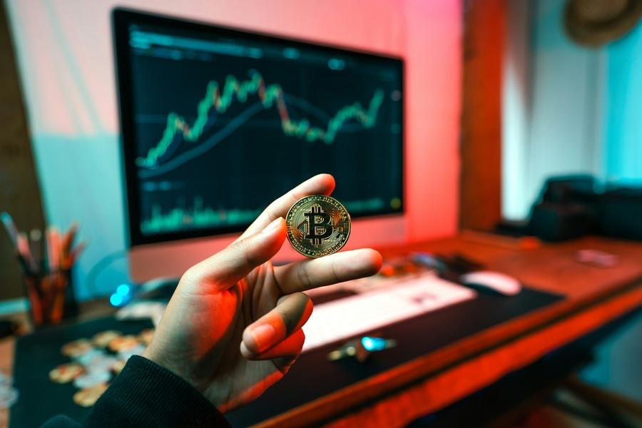 Understanding Cryptocurrency Volatility