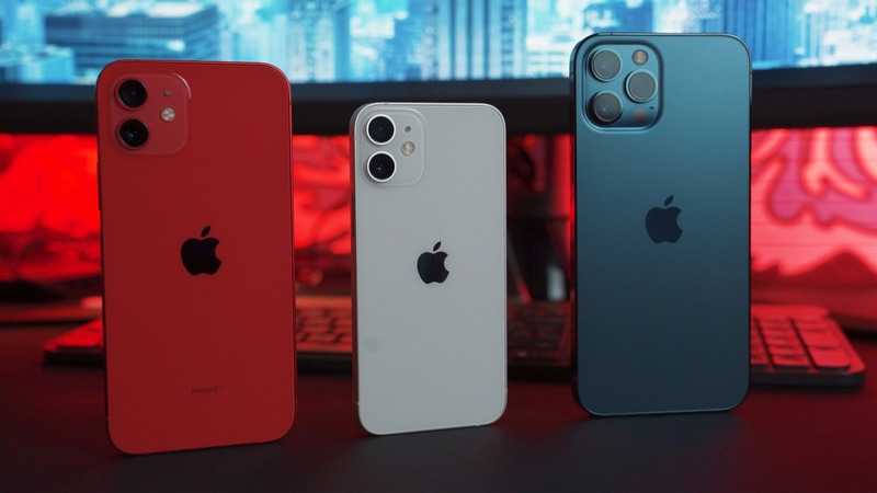 3 iPhones